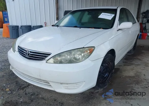 2006 Toyota Camry Le z USA, uszkodzony, nr VIN 4T1BE32K66U673771